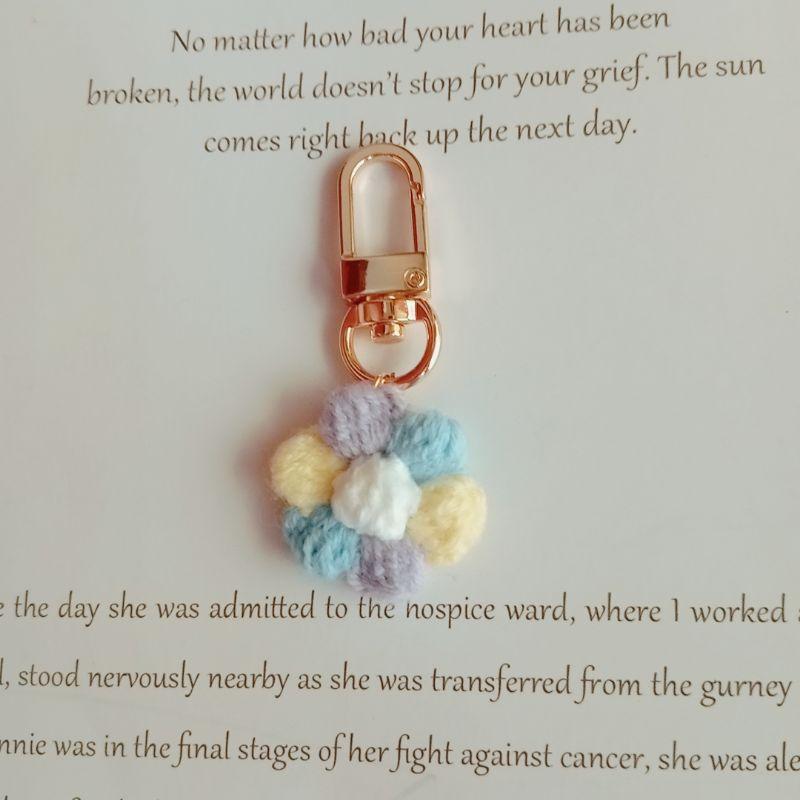 💟雙甯小舖💟 小花朵 airpods 手工編織 吊飾 雙色 鑰匙圈 泡芙花-細節圖3