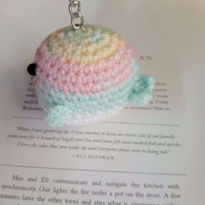 💟雙甯小舖💟 棉花糖漸層鯨魚 手工編織 鯨魚 鑰匙圈 吊飾 毛線-細節圖2