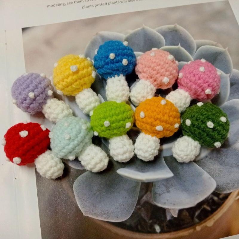 💟雙甯小舖💟 繽紛 蘑菇 手工編織 鑰匙圈 吊飾 手作 毛線編織 彩色-細節圖2
