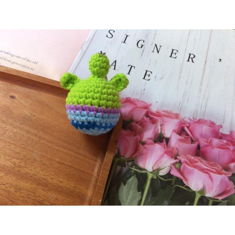 💟雙甯小舖💟 小熊維尼 米奇 米妮 毛線針織娃娃 鑰匙圈 三眼怪 迪士尼娃娃 熊抱哥 黛西 唐老鴨 手工編織-細節圖5