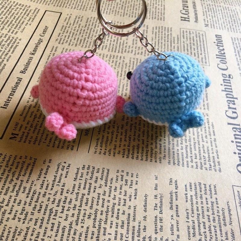 【雙甯小舖】 海洋裡的鯨魚 手工編織 鑰匙圈 吊飾 毛線-細節圖2