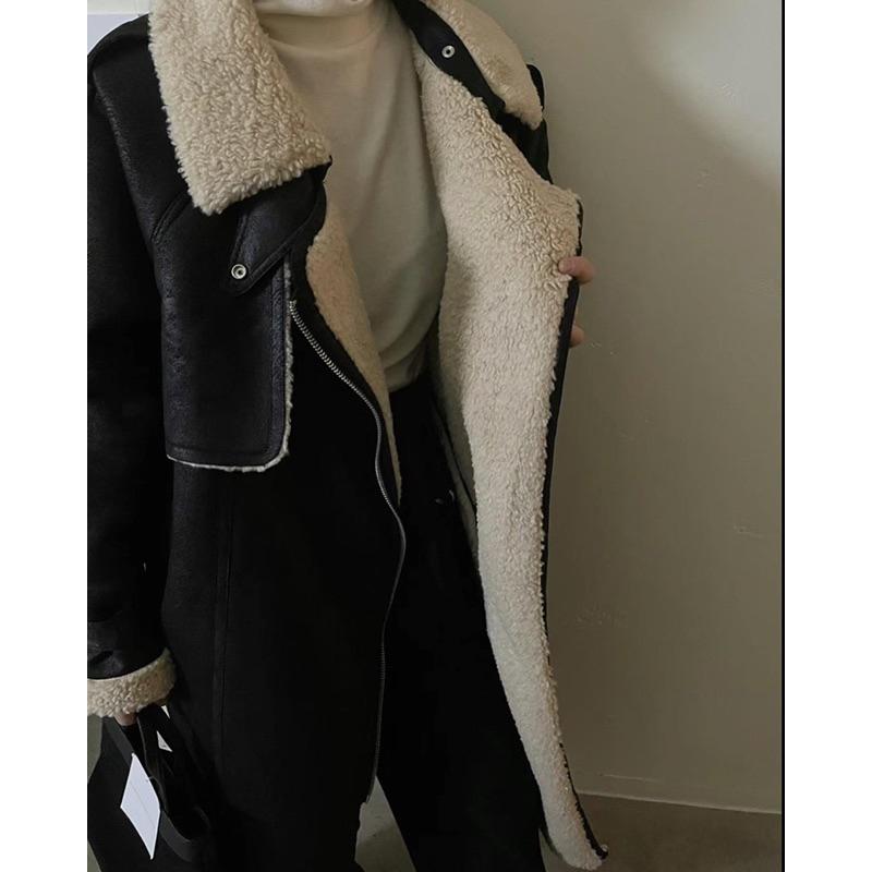 JISOO 지수 | black 羔羊絨暖暖長版大衣外套-細節圖2