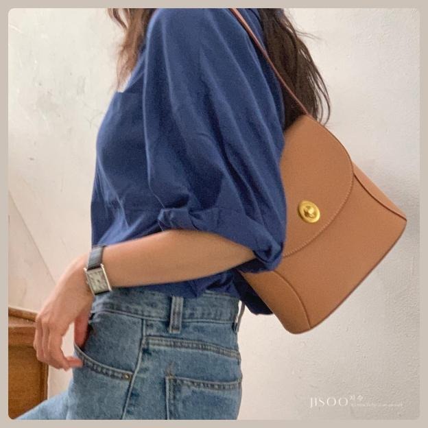 正品 現貨🍑 𝐉𝐈𝐒𝐎𝐎ᵏᵒʳᵉᵃ 韓國 lemego mone bag 可愛金扣掀蓋手提袋 真皮手提包 肩背包-細節圖9