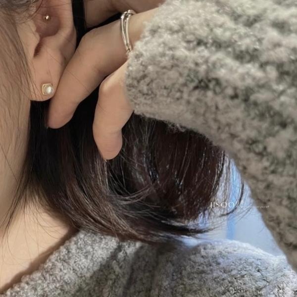 純銀現貨 JISOO Korea 지수｜quiet elegance 珍珠方塊 貼耳耳環  EE054-細節圖8