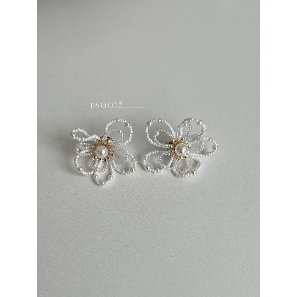 耳環｜JISOO Korea 지수 手工串珠 唯美雙層珍珠花朵耳環-細節圖3