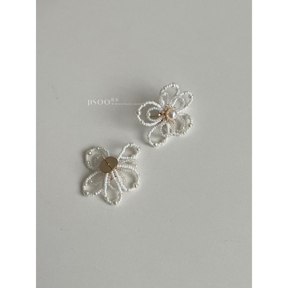 耳環｜JISOO Korea 지수 手工串珠 唯美雙層珍珠花朵耳環-細節圖7