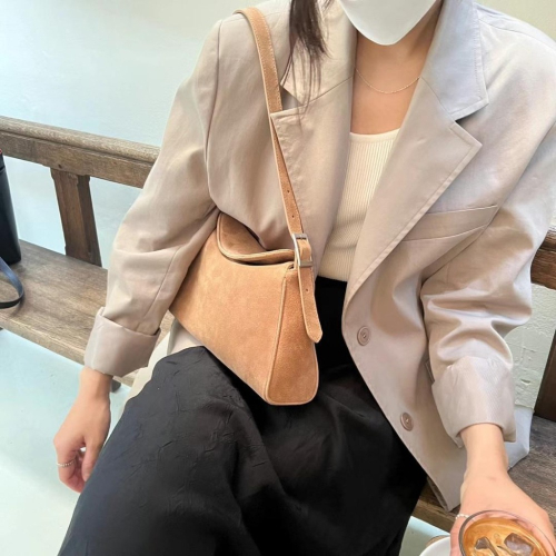 現貨 𝐉𝐈𝐒𝐎𝐎ᵏᵒʳᵉᵃ 韓 | DEARNI little shopper bag 牛皮 時尚麂皮手提包 肩背包