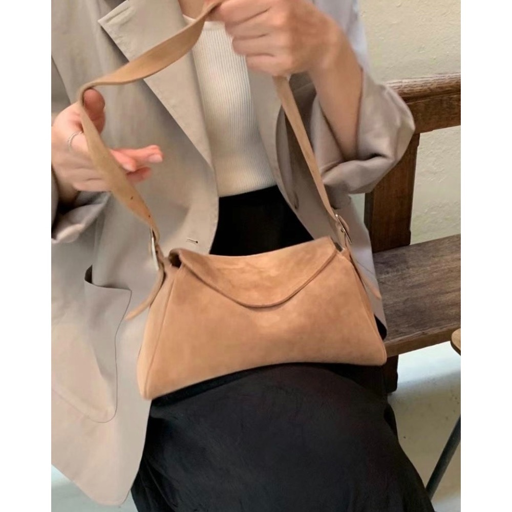 現貨 𝐉𝐈𝐒𝐎𝐎ᵏᵒʳᵉᵃ 韓 | DEARNI  little shopper bag 牛皮 時尚麂皮手提包 肩背包-細節圖11