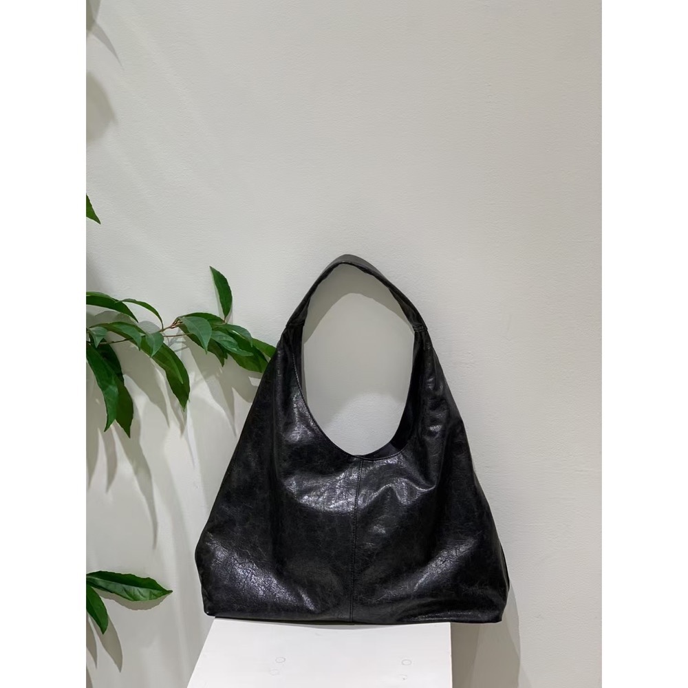 Dearni 大型托特包🫐 大容量好裝好背 仿真皮革紋路-細節圖5