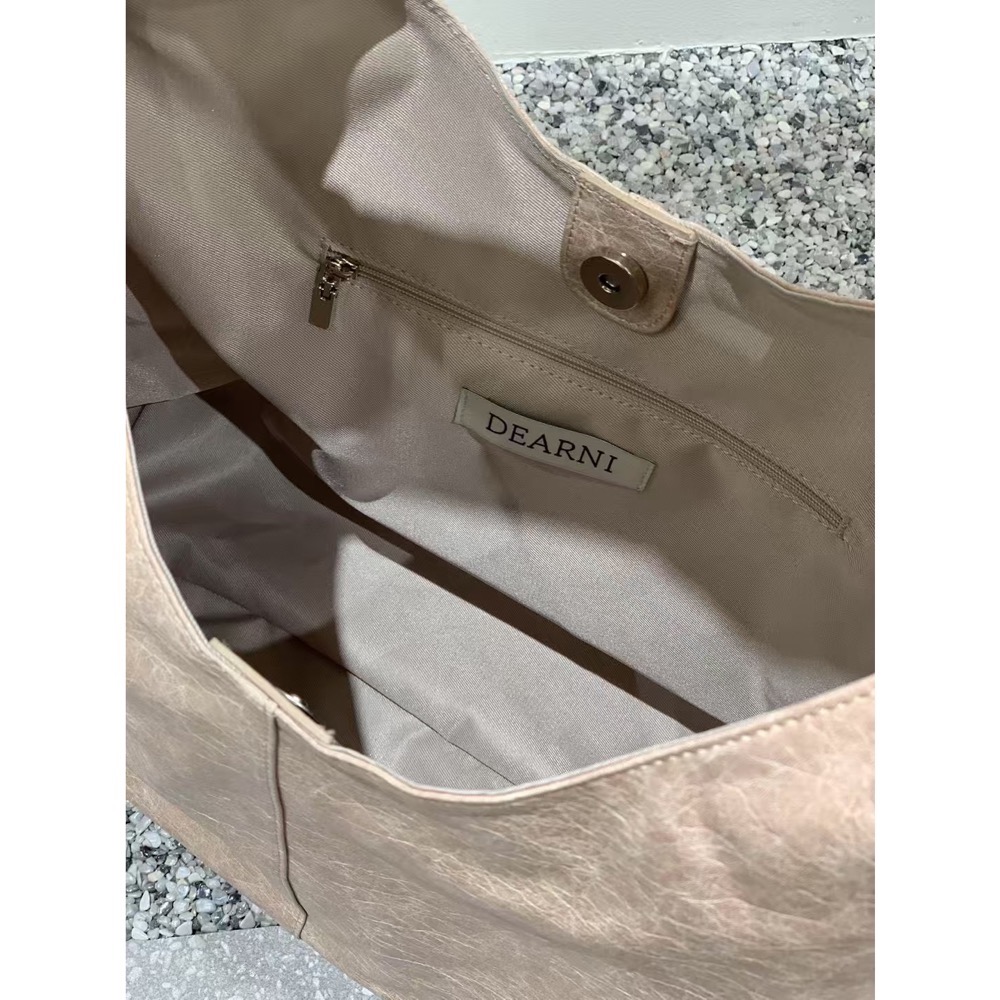 Dearni 大型托特包🫐 大容量好裝好背 仿真皮革紋路-細節圖8