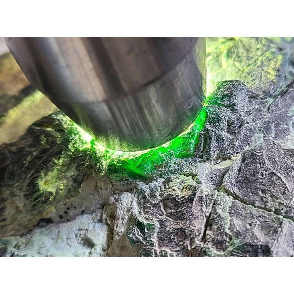 【七彩翡翠】危料 瓜料 瓜地馬拉 墨翠 原石 賭 牌子 戒面 台灣出貨  1580g-細節圖5