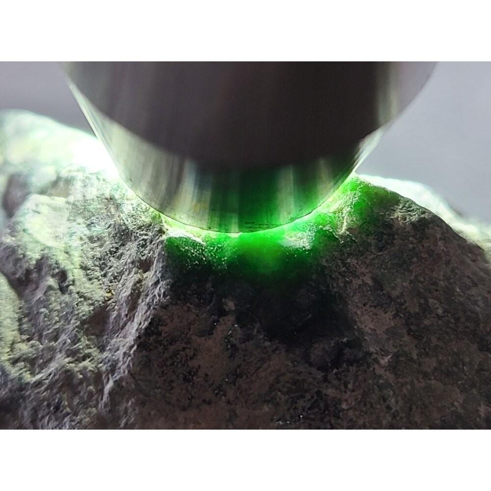 【七彩翡翠】危料 瓜料 瓜地馬拉 脫砂 墨翠 原石 賭 牌子 戒面 台灣出貨  793g-細節圖2