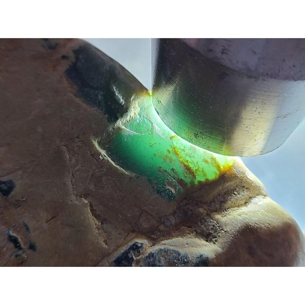 【七彩翡翠】危料 瓜料 瓜地馬拉 脫砂 發黑 原石 賭 冰種 牌子 戒面 台灣出貨  520g-細節圖2