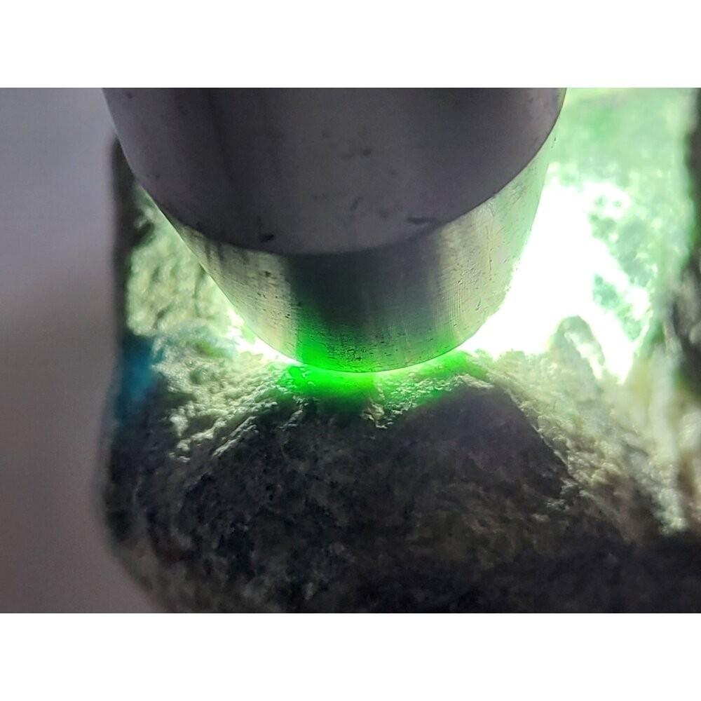 【七彩翡翠】危料 瓜料 瓜地馬拉 脫砂 墨翠 原石 賭 牌子 戒面 台灣出貨  1029g-細節圖3