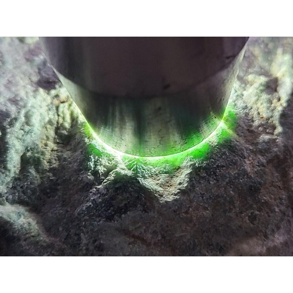 【七彩翡翠】危料 瓜料 瓜地馬拉 脫砂 墨翠 原石 賭 牌子 戒面 台灣出貨  1029g-細節圖6