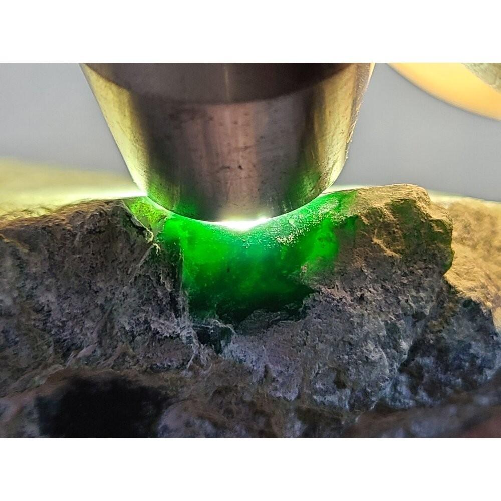 【七彩翡翠】危料 瓜料 瓜地馬拉 墨翠 原石 賭 牌子 戒面 台灣出貨  924g-細節圖2