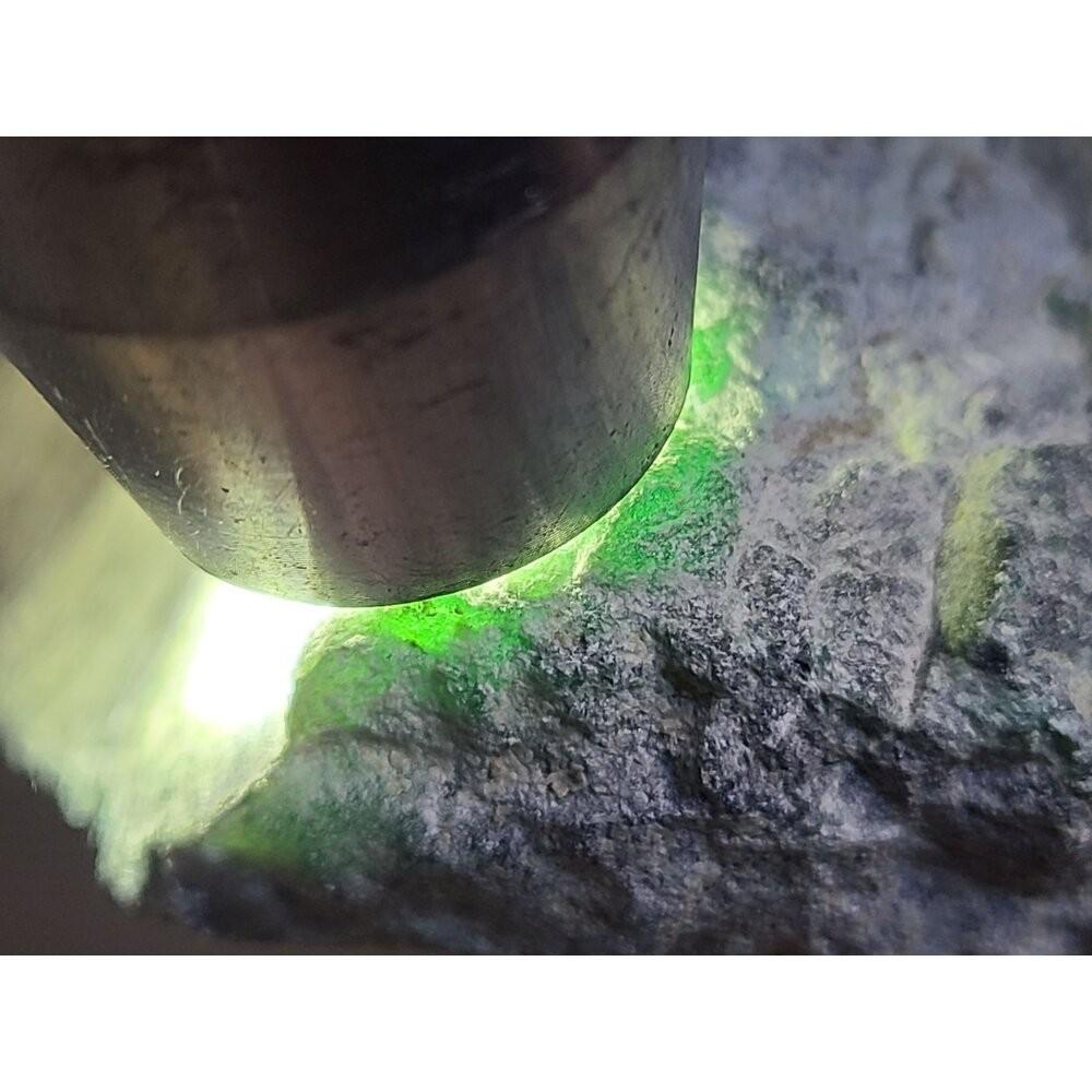 【七彩翡翠】危料 瓜料 瓜地馬拉 墨翠 原石 賭 牌子 戒面 台灣出貨  924g-細節圖6