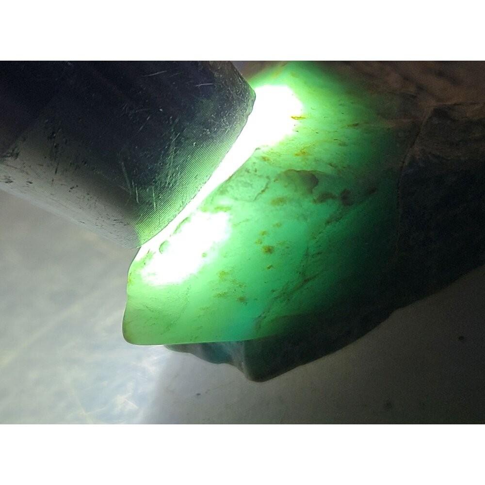 【七彩翡翠】危料 瓜料 瓜地馬拉 脫砂 發黑 原石 賭 冰種 牌子 戒面 台灣出貨  118g-細節圖2