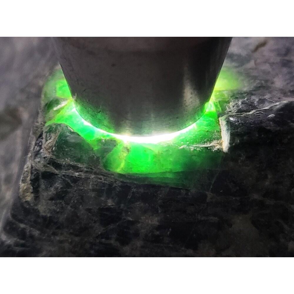 【七彩翡翠】危料 瓜料 瓜地馬拉 脫砂 墨翠 原石 賭 牌子 戒面 台灣出貨  905g-細節圖2