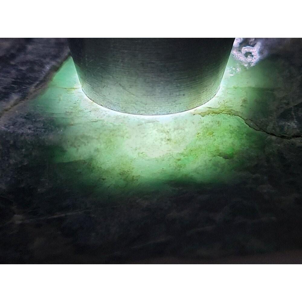 【七彩翡翠】危料 瓜料 瓜地馬拉 脫砂 墨翠 原石 賭 牌子 戒面 台灣出貨  905g-細節圖3