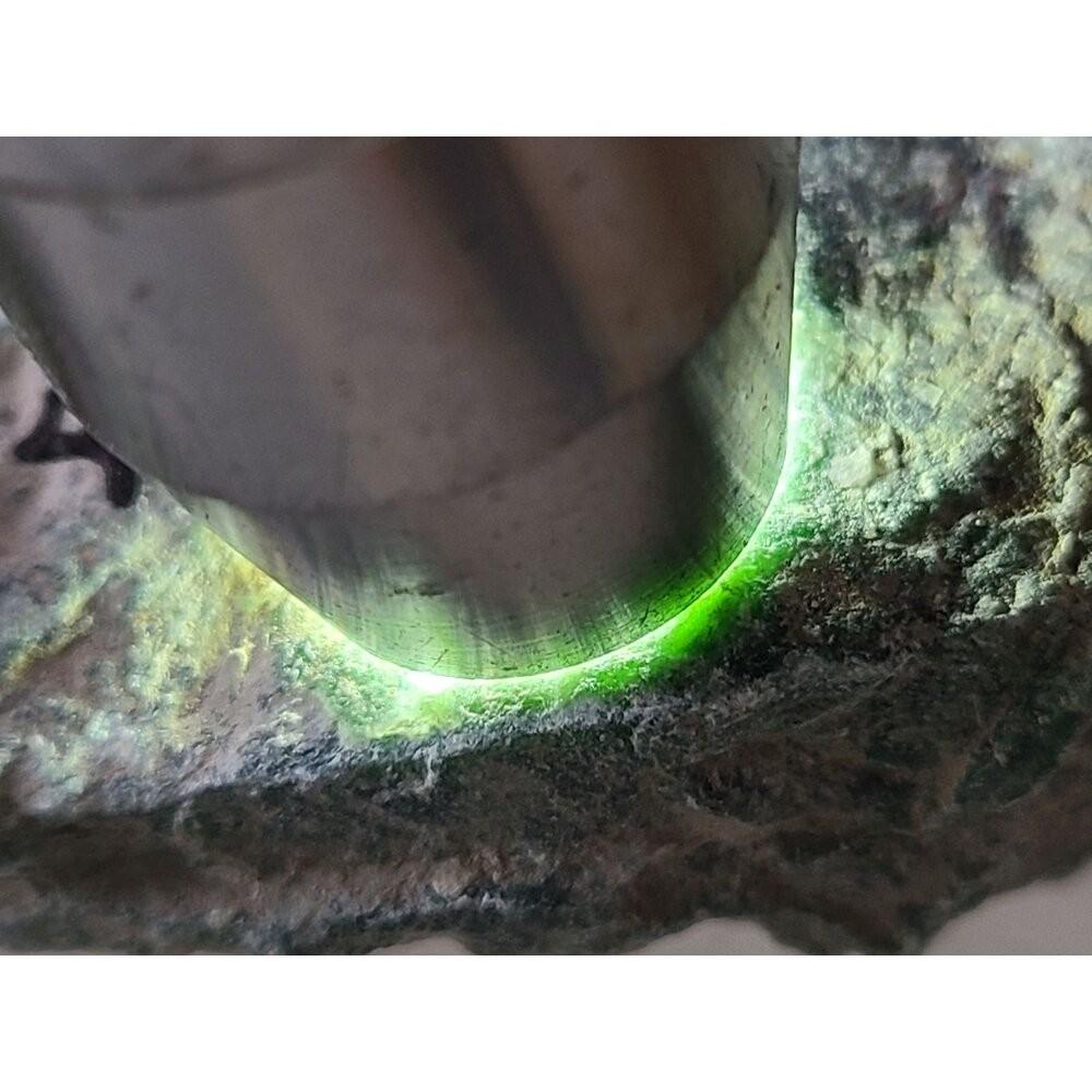 【七彩翡翠】危料 瓜料 瓜地馬拉 脫砂 墨翠 原石 賭 牌子 戒面 台灣出貨  490g-細節圖4