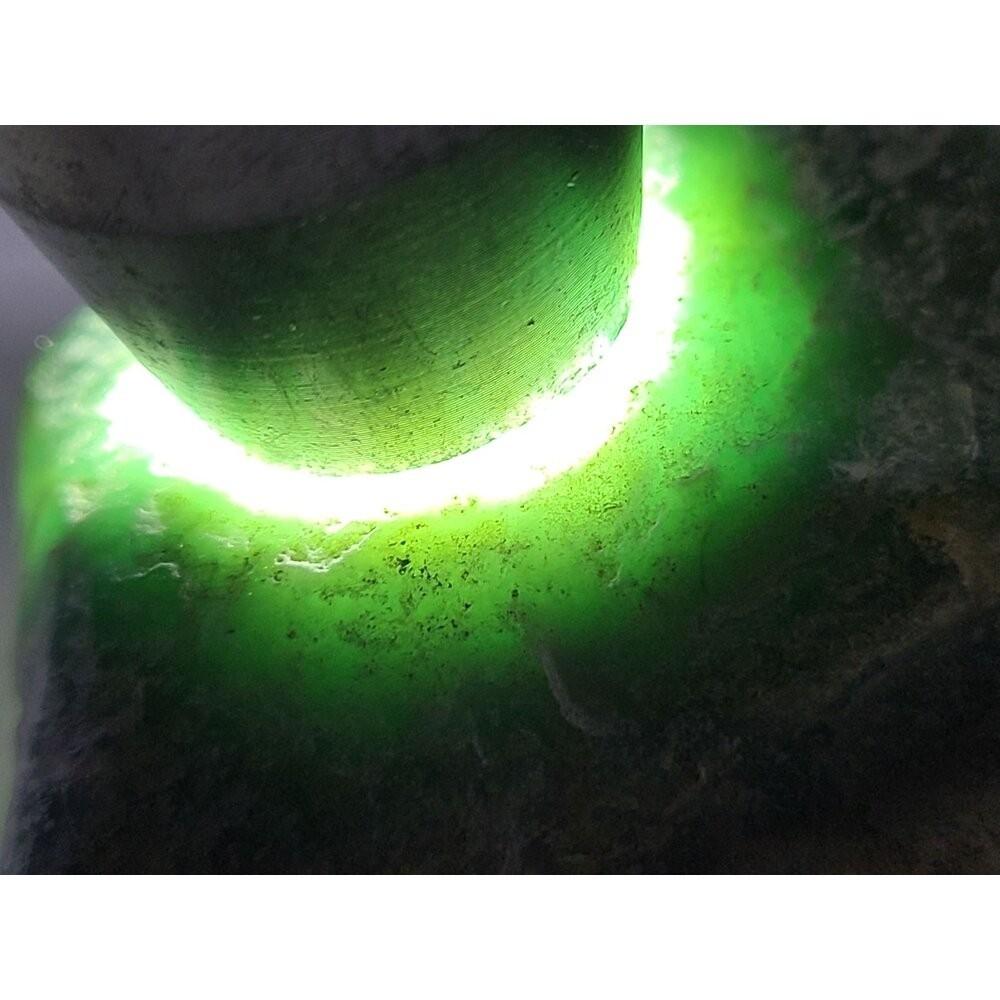 【七彩翡翠】危料 瓜料 瓜地馬拉 脫砂 發黑 原石 賭 冰種 牌子 戒面 台灣出貨  105g-細節圖4