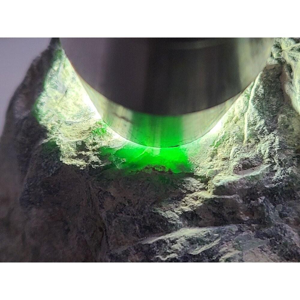 【七彩翡翠】危料 瓜料 瓜地馬拉 脫砂 墨翠 原石 賭 牌子 戒面 台灣出貨  1129g-細節圖2