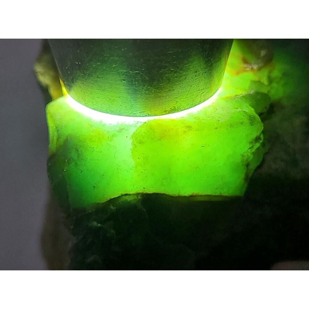 【七彩翡翠】危料 瓜料 瓜地馬拉 脫砂 發黑 原石 賭 冰種 牌子 戒面 台灣出貨  102g-細節圖2