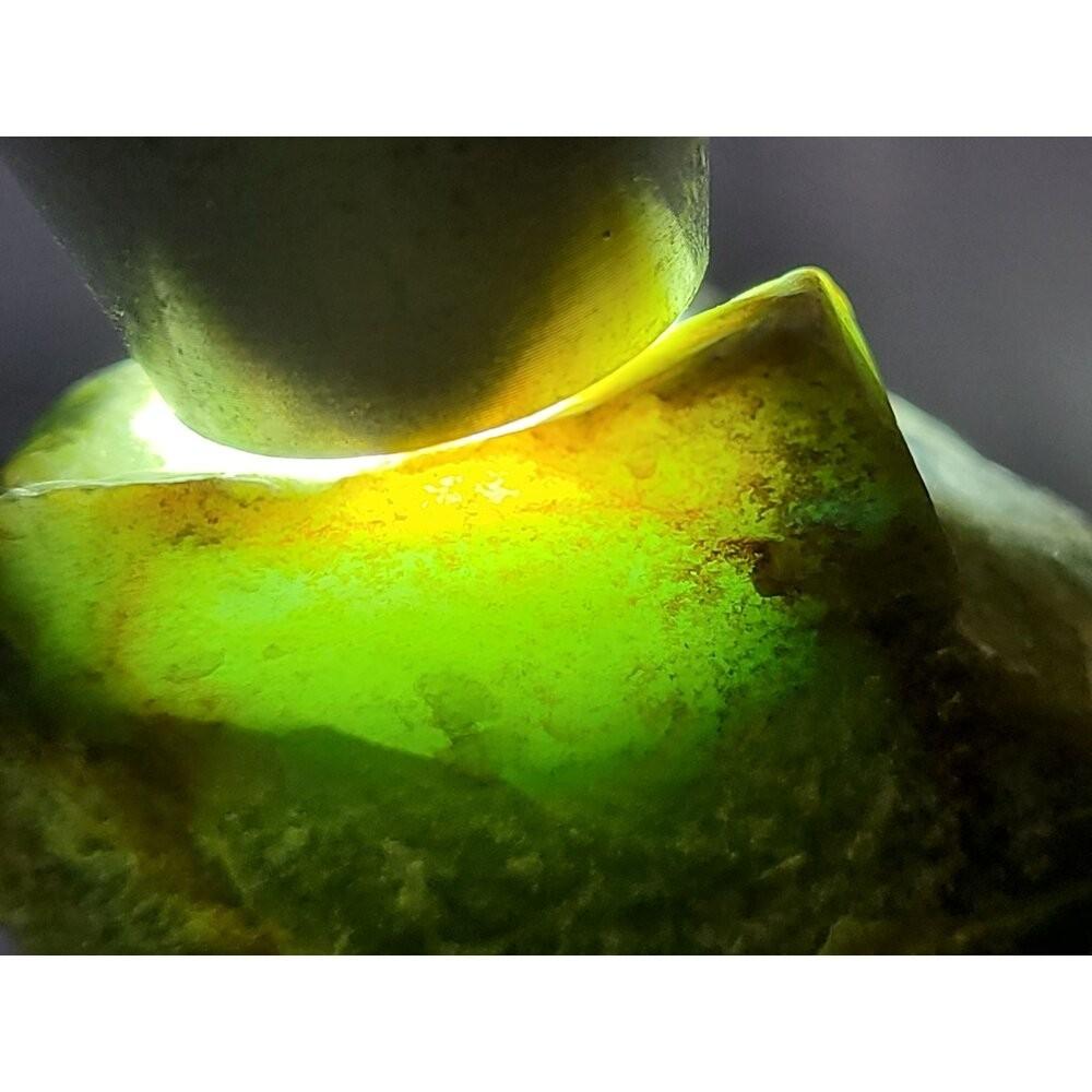 【七彩翡翠】危料 瓜料 瓜地馬拉 脫砂 發黑 原石 賭 冰種 牌子 戒面 台灣出貨  102g-細節圖3