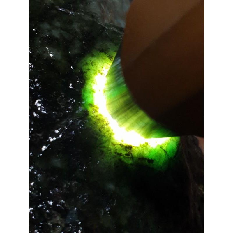 【七彩翡翠】全賭料，會卡場口種水料，賭色料∼台灣現貨.2420g-細節圖4