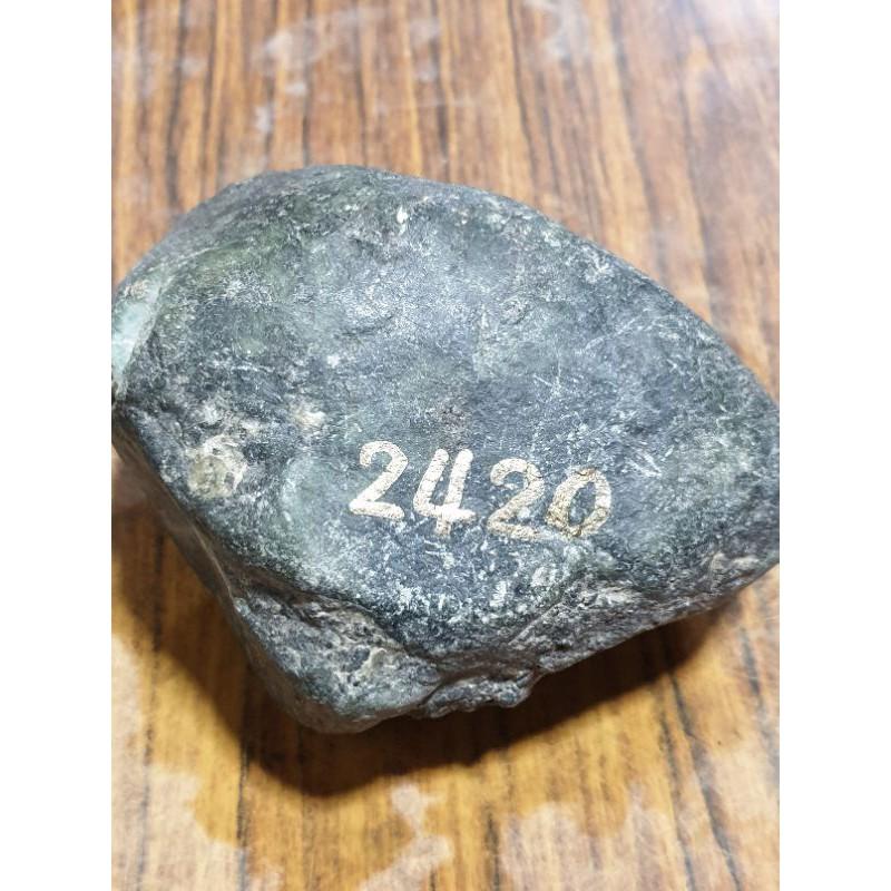 【七彩翡翠】全賭料，會卡場口種水料，賭色料∼台灣現貨.2420g-細節圖9