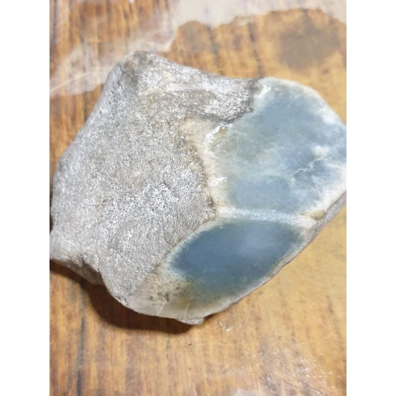 【七彩翡翠】半賭料，莫西沙種水料，平切開窗料，冰種，翻白霧∼台灣現貨,658g-細節圖2