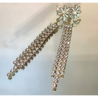 💚現貨💚#限量一個#綠色小花水鑽流蘇耳環 綠色小花耳環 禮服百搭 綠色小花耳針 宴會氣質百搭耳針 仙氣 氣質 耳環