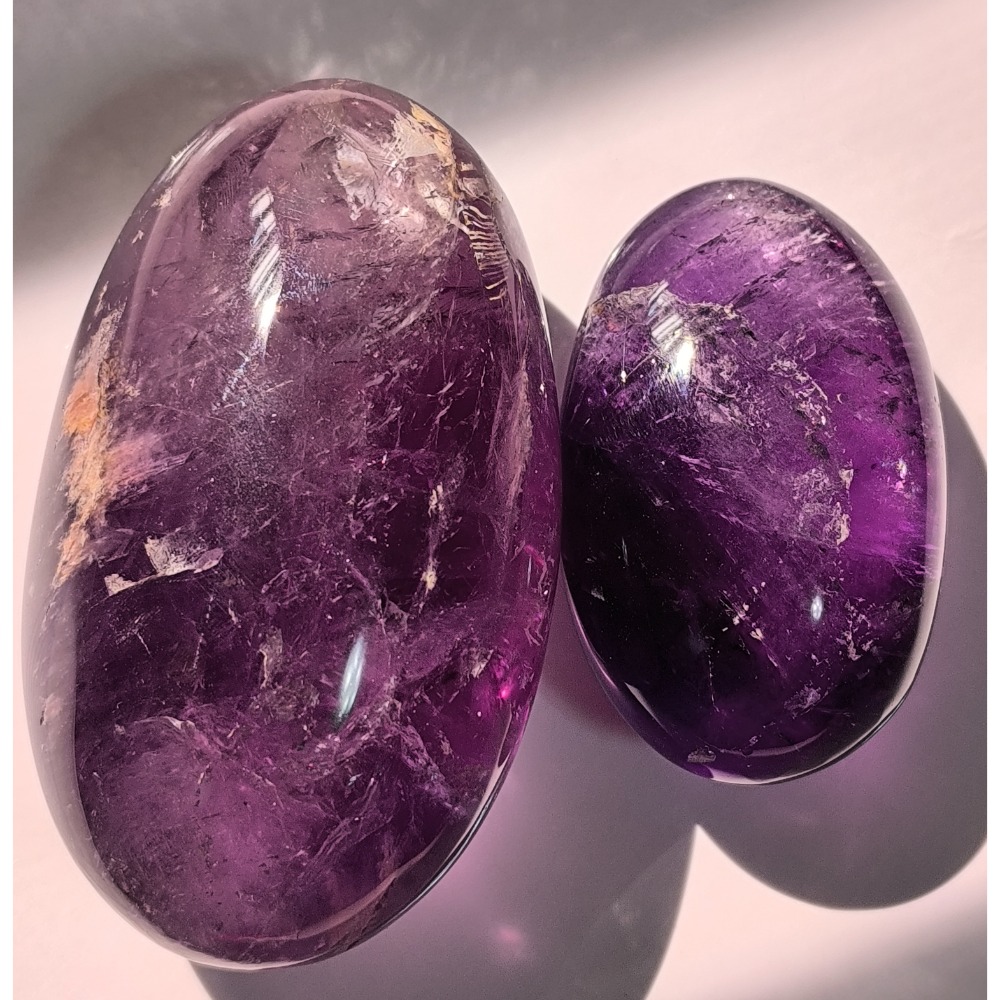 ❄️預購❄️天然深紫骸骨水晶手握 有色帶指紋礦坑 紫晶肥皂 紫水晶手握 紫水晶 隨身掌心石 肥皂 手把玩 紫晶手握 紫骸-細節圖2