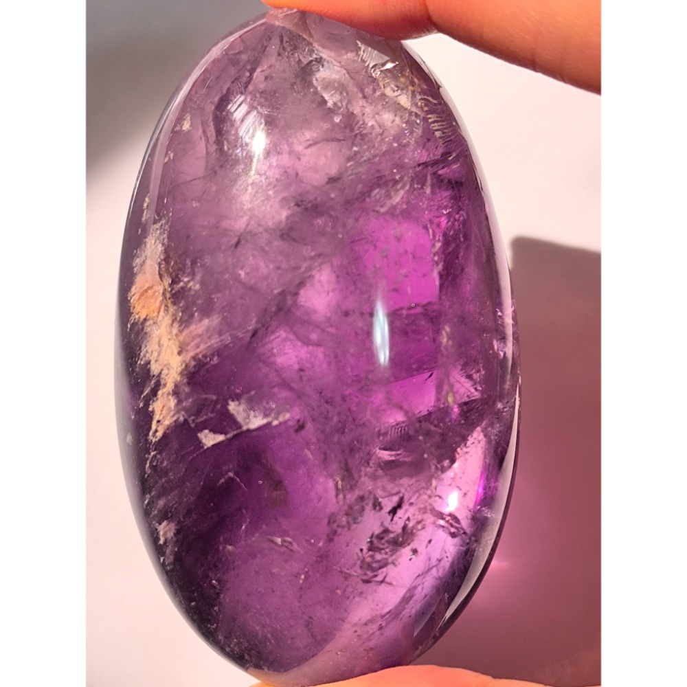 ❄️預購❄️天然深紫骸骨水晶手握 有色帶指紋礦坑 紫晶肥皂 紫水晶手握 紫水晶 隨身掌心石 肥皂 手把玩 紫晶手握 紫骸-細節圖5