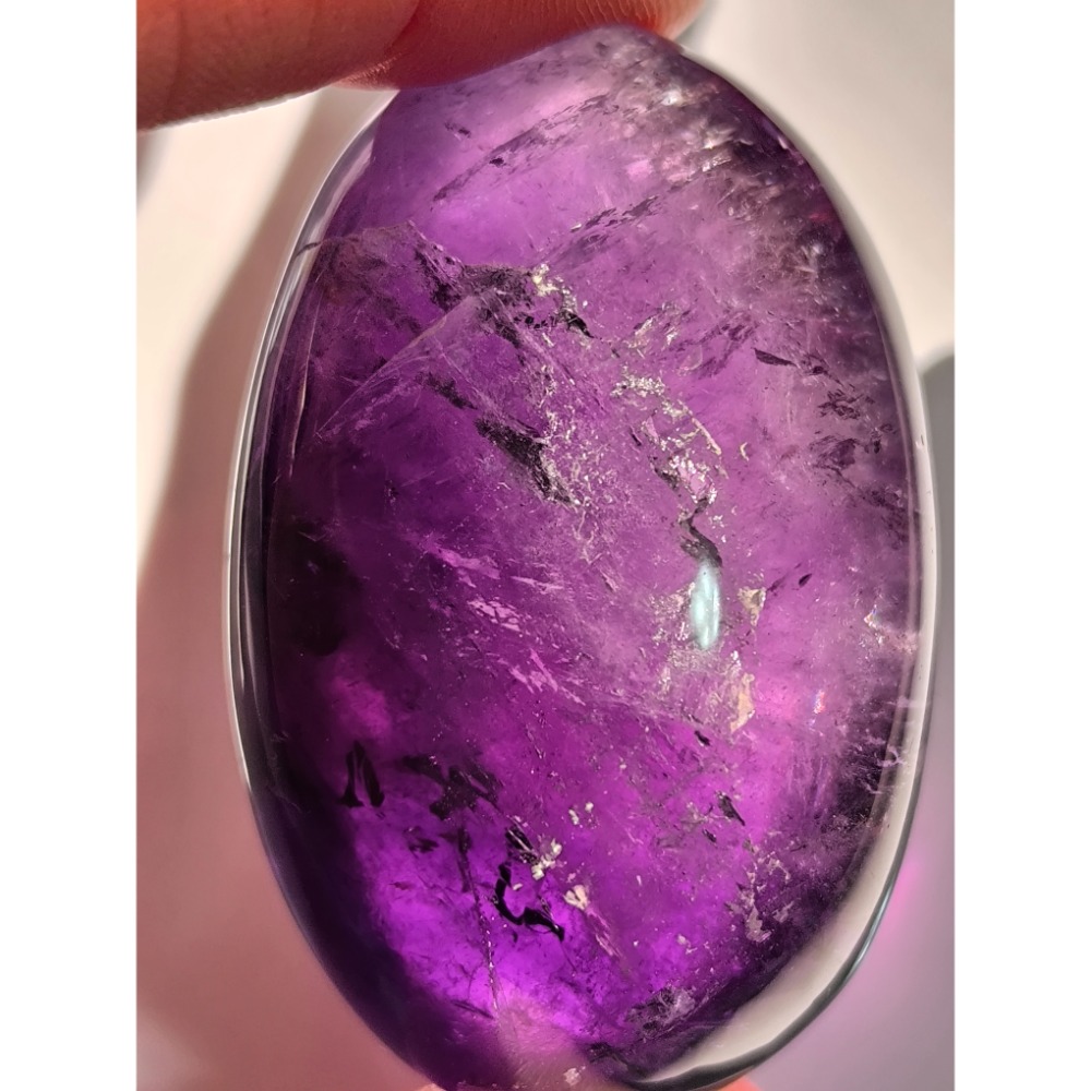 ❄️預購❄️天然深紫骸骨水晶手握 有色帶指紋礦坑 紫晶肥皂 紫水晶手握 紫水晶 隨身掌心石 肥皂 手把玩 紫晶手握 紫骸-細節圖7