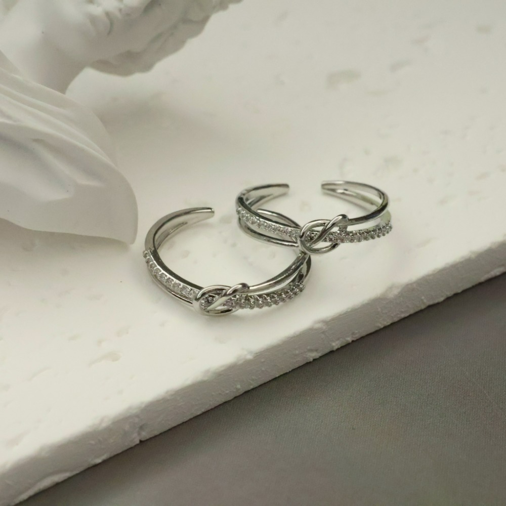 ⚡台灣快速出貨⚡𝐌𝐬. 𝐌𝐢𝐚𝐨 鑲鑽扭結戒指【AL100131】-細節圖3