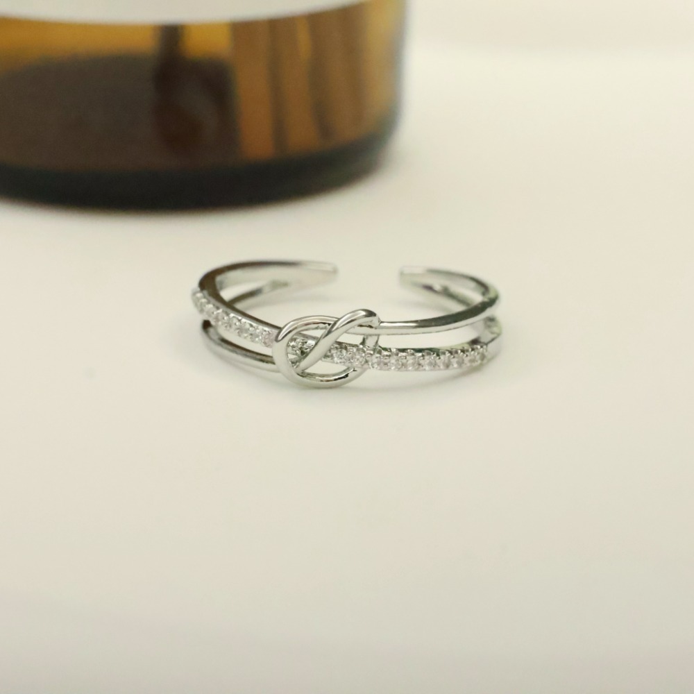 ⚡台灣快速出貨⚡𝐌𝐬. 𝐌𝐢𝐚𝐨 鑲鑽扭結戒指【AL100131】-細節圖4