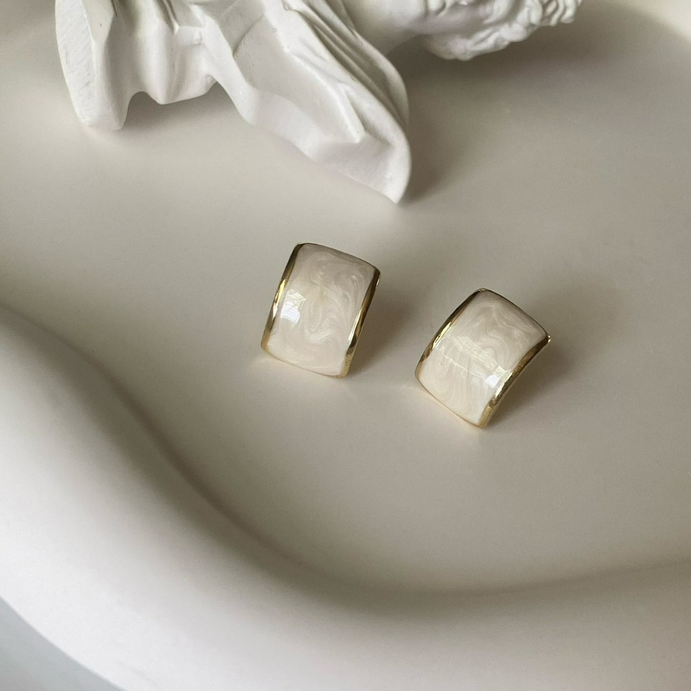 ⚡台灣快速出貨⚡𝐌𝐬. 𝐌𝐢𝐚𝐨 高級白金氣質耳環【AD200282】-細節圖2