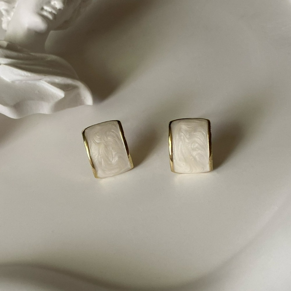 ⚡台灣快速出貨⚡𝐌𝐬. 𝐌𝐢𝐚𝐨 高級白金氣質耳環【AD200282】-細節圖3