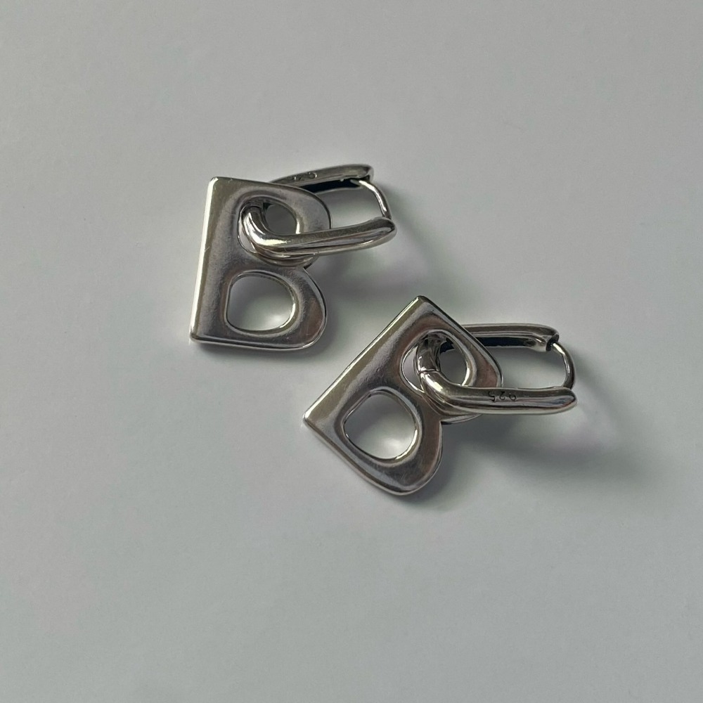 ⚡台灣快速出貨⚡𝐌𝐬. 𝐌𝐢𝐚𝐨 個性字母B耳環【AD200341】-細節圖2