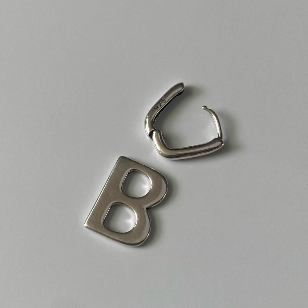 ⚡台灣快速出貨⚡𝐌𝐬. 𝐌𝐢𝐚𝐨 個性字母B耳環【AD200341】-細節圖3