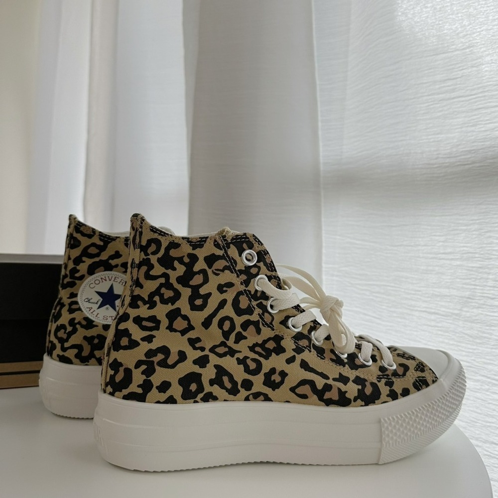 (現貨出清) Converse 輕量增高款帆布鞋 高筒 豹柄-細節圖5