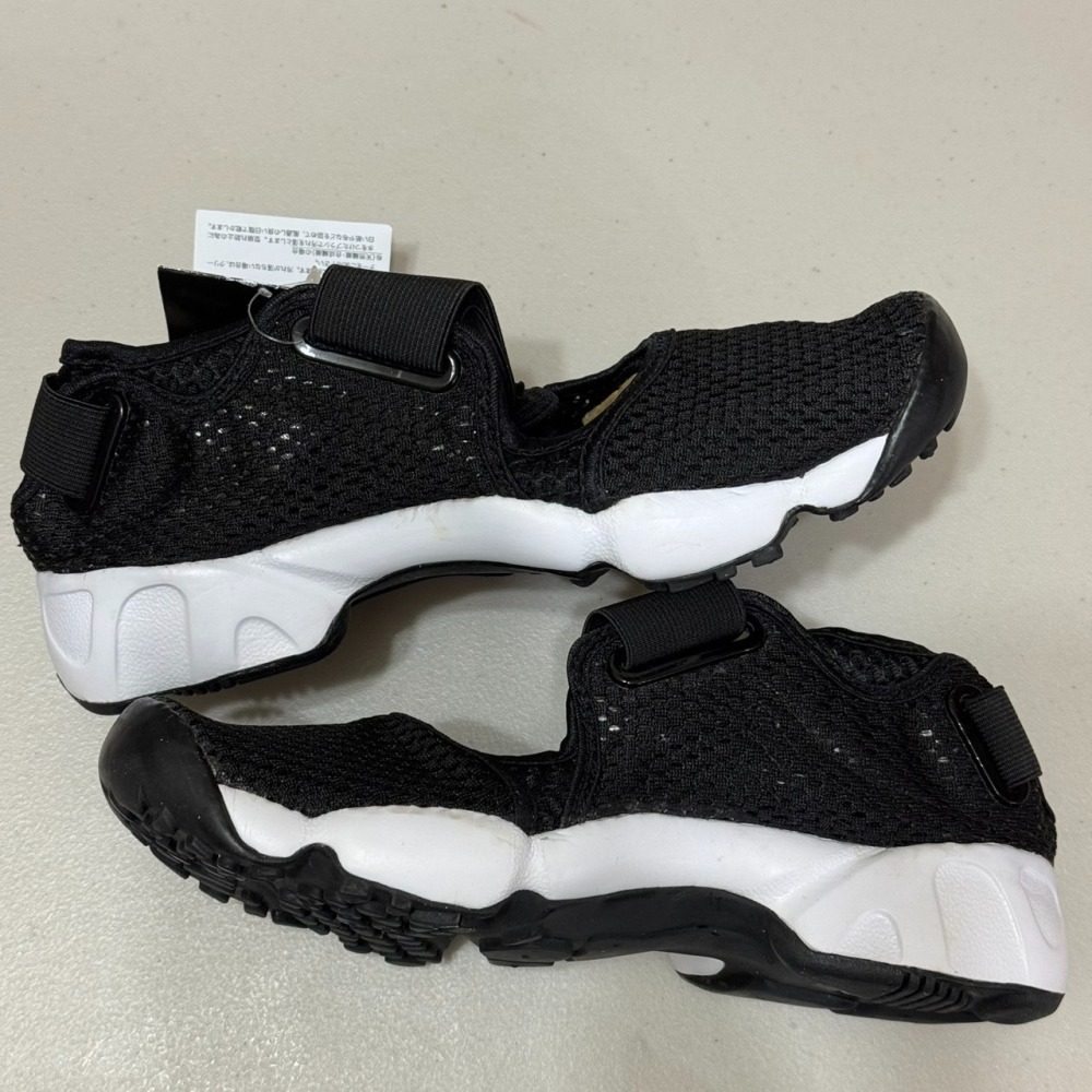 (小瑕疵出清) Nike Air RIFT 忍者鞋 黑色 (小童款) / 斜盒壓損 (NO. A)-細節圖3