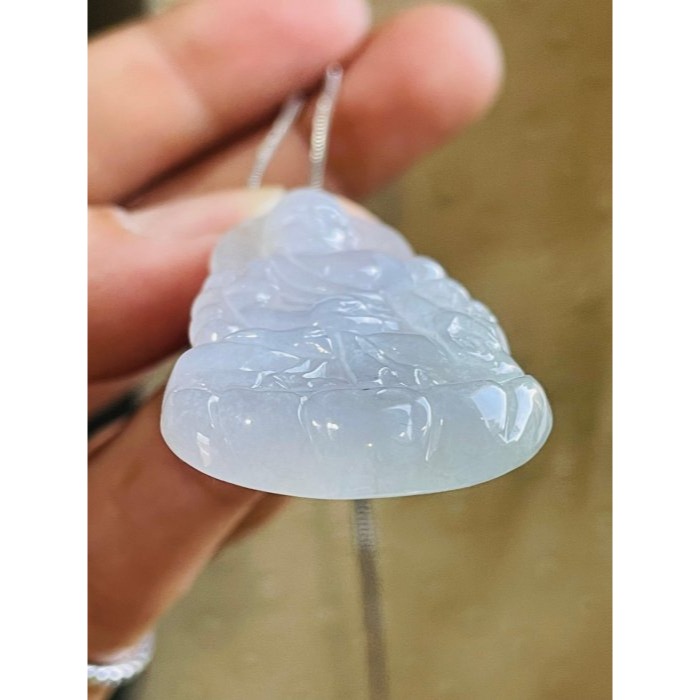 隨緣福德價~天然A貨緬甸玉 白冰坐蓮大日如來翡翠佛墜 冰膠帶點底色 厚度足完美一刀切法像清晰-細節圖4