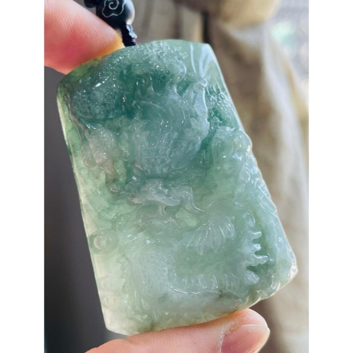 天然A貨緬甸玉 冰潤油青綠龍騰天下翡翠龍牌 起冰有厚度方正牌型 綿延有力龍身翹龍尾-細節圖7