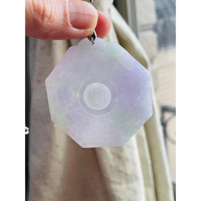 天然A貨緬甸玉 冰紫飄花太極大八卦翡翠玉墜 起冰粉嫩紫 帶多多靈動陽綠花 厚庄大塊透手影-細節圖8