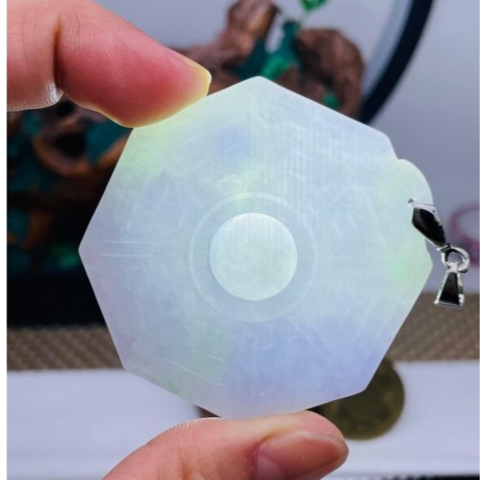 天然A貨緬甸玉 冰紫飄花太極大八卦翡翠玉墜 起冰粉嫩紫 帶多多靈動陽綠花 厚庄大塊透手影-細節圖9
