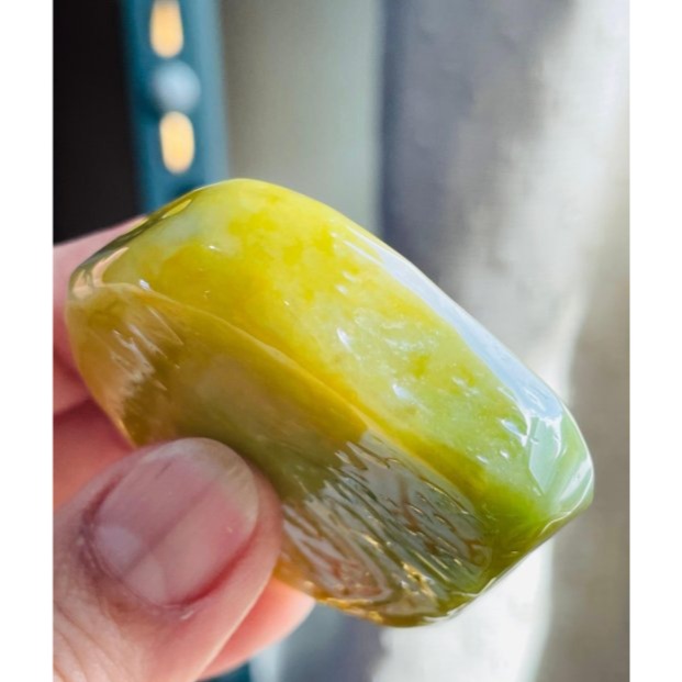 天然A貨緬甸玉 冰潤黃加綠原石意境雕求佛翡翠玉墜 油潤老熟獨籽包淡綠肉 整顆色鮮亮油度佳全透光-細節圖4