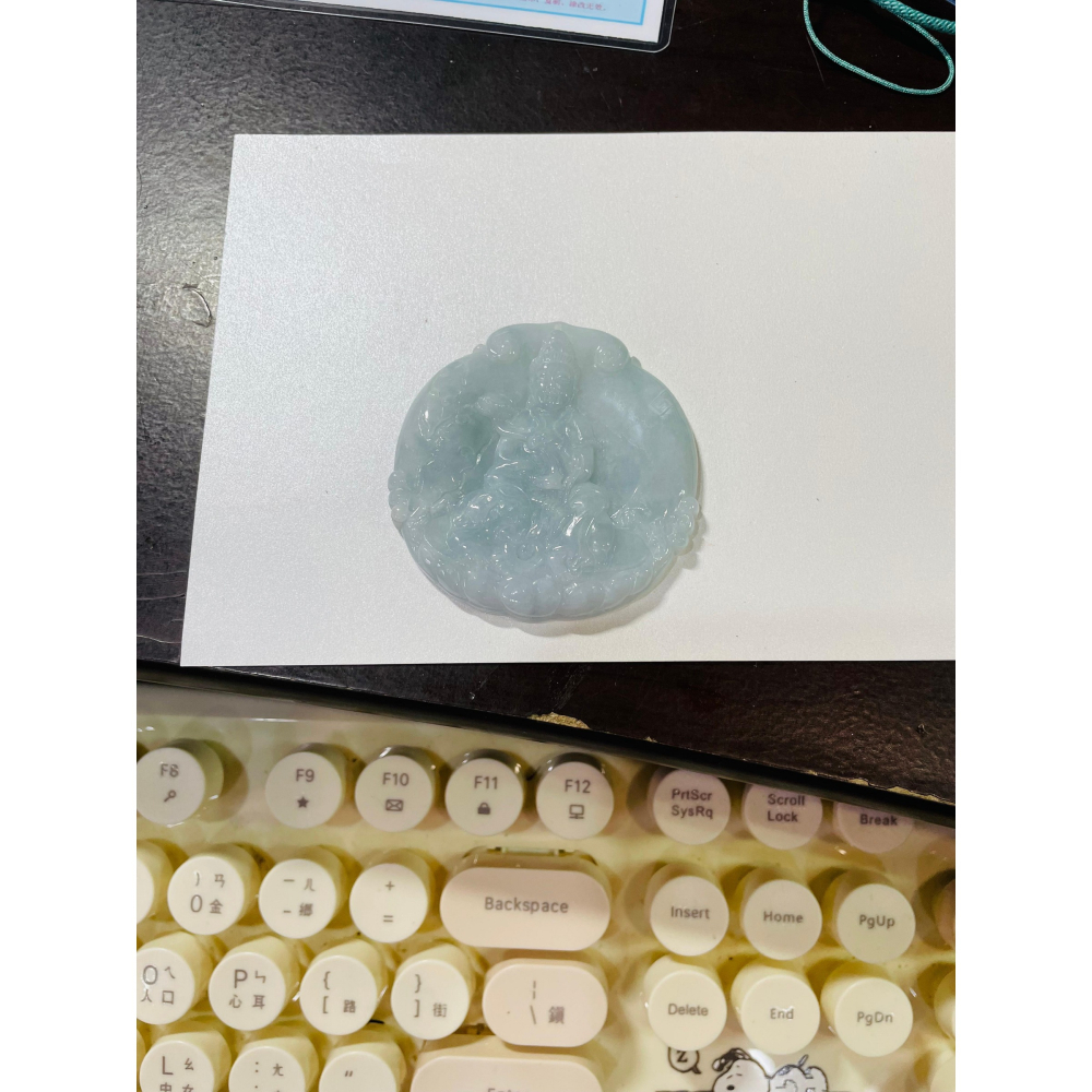 隨緣福德價~天然A貨緬甸玉 細潤亮藍綠普賢菩薩觀音翡翠佛牌 色滿勻稱 厚度足透手影 法像清晰-細節圖10